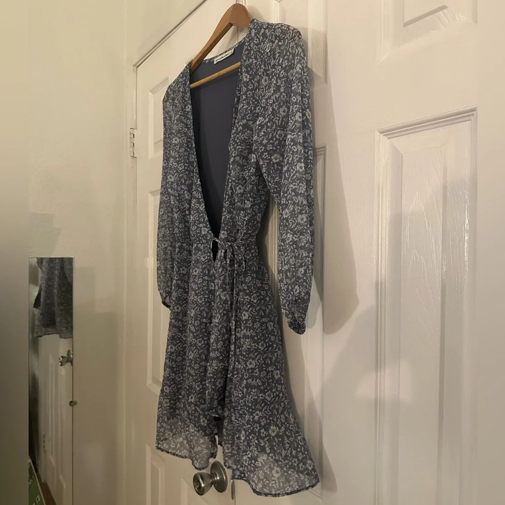 Abercrombie & Fitch Chiffon Wrap Floral Mini Dress Small - Picture 4 of 7